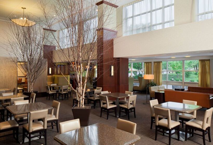 Doubletree By Hilton Hotel Boston Bayside