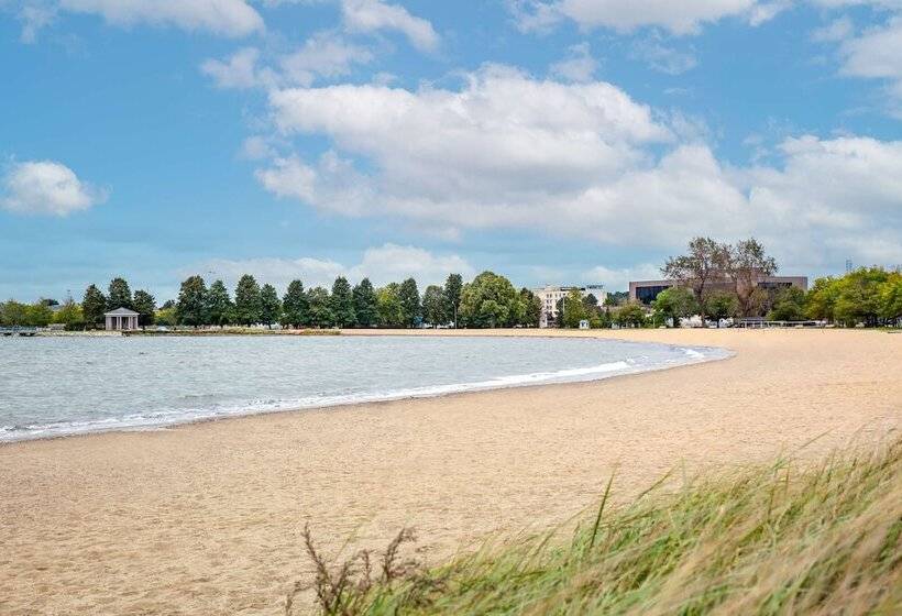 Doubletree By Hilton Hotel Boston Bayside