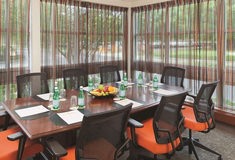 Doubletree By Hilton Hotel Boston Bayside