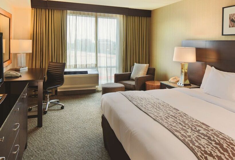 Doubletree By Hilton Hotel Boston Bayside