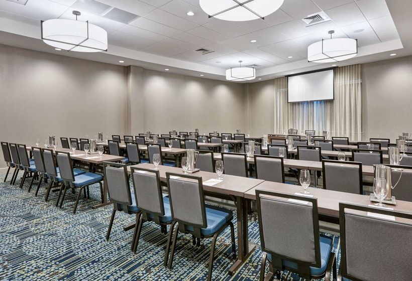 בית מלון כפרי Doubletree By Hilton Charlotte Uptown