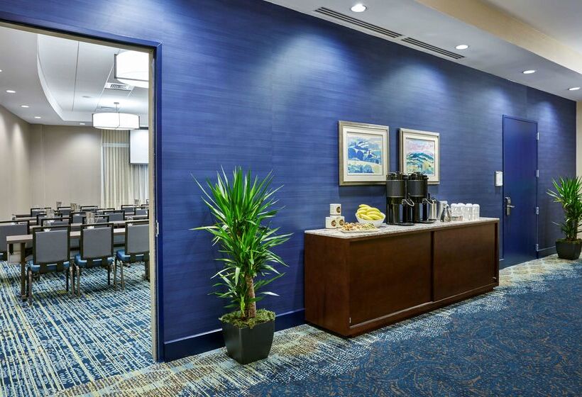 בית מלון כפרי Doubletree By Hilton Charlotte Uptown