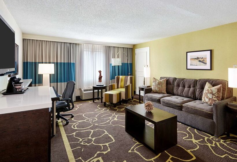 בית מלון כפרי Doubletree By Hilton Charlotte Uptown