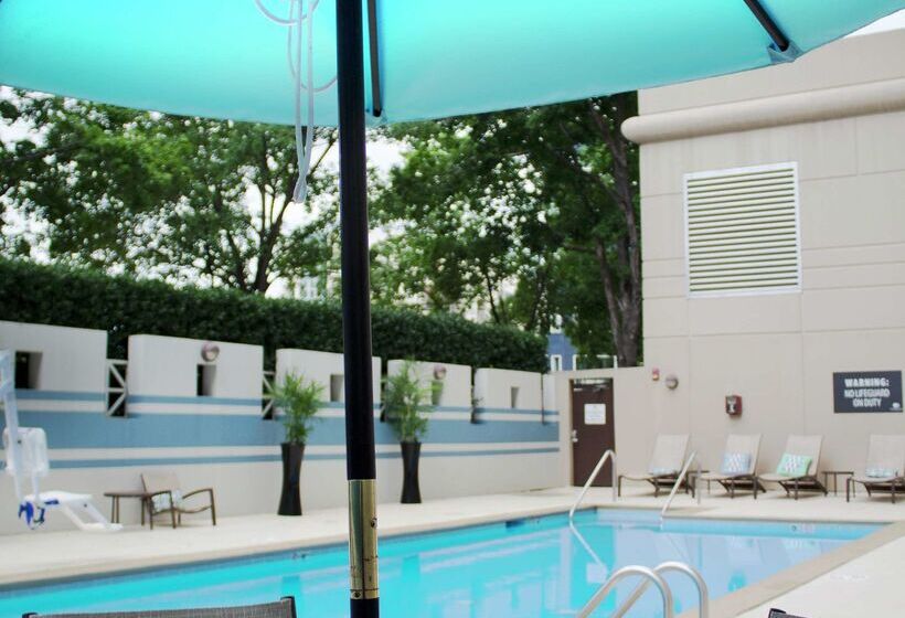 בית מלון כפרי Doubletree By Hilton Charlotte Uptown