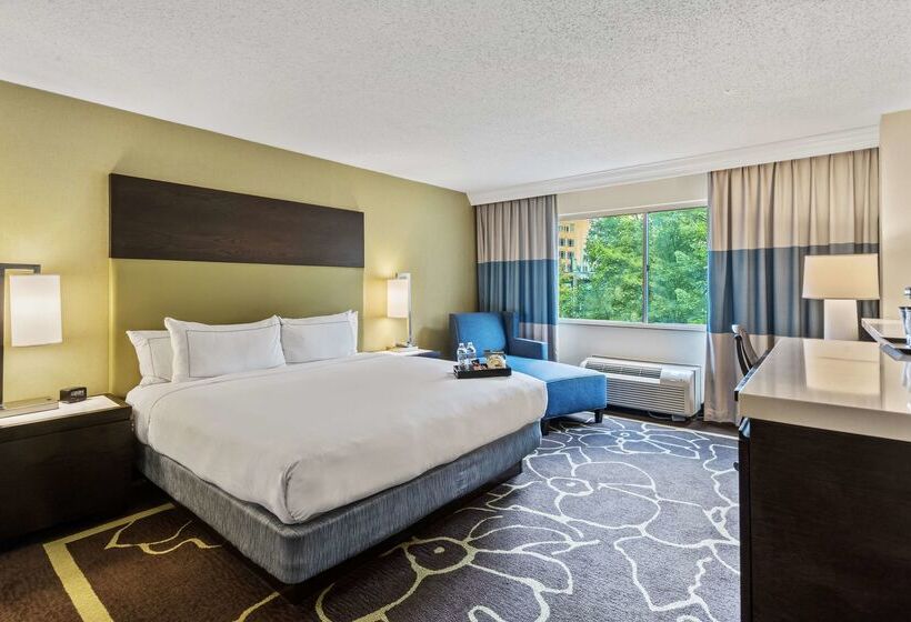 בית מלון כפרי Doubletree By Hilton Charlotte Uptown