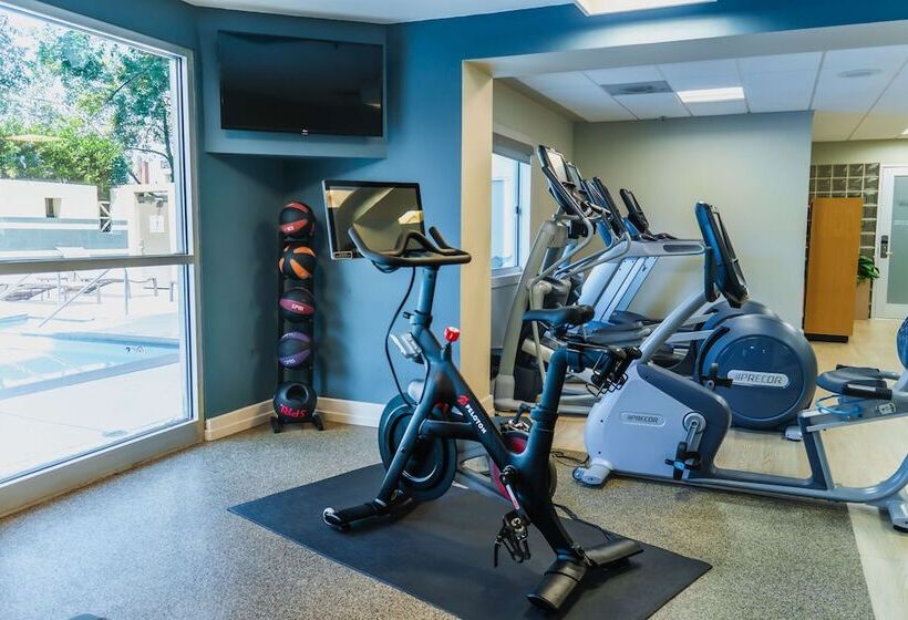 בית מלון כפרי Doubletree By Hilton Charlotte Uptown