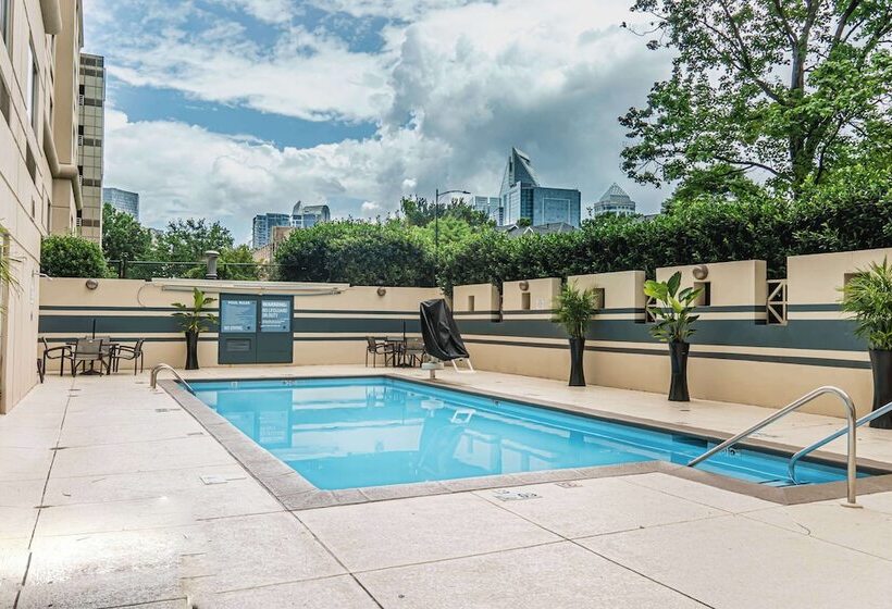 בית מלון כפרי Doubletree By Hilton Charlotte Uptown