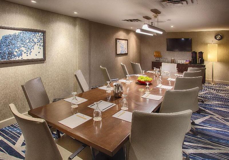 Отель Doubletree By Hilton Denver Westminster