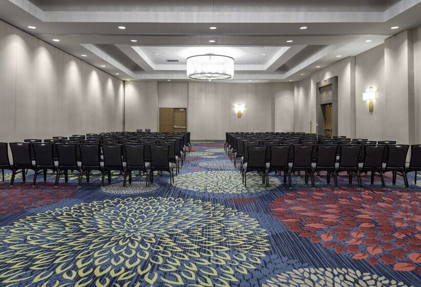 ホテル Doubletree By Hilton Kansas City Overland Park