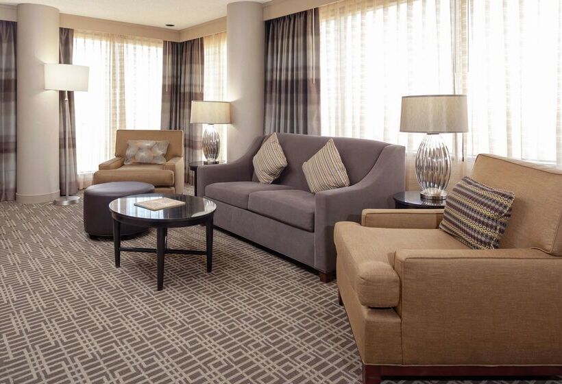 ホテル Doubletree By Hilton Kansas City Overland Park