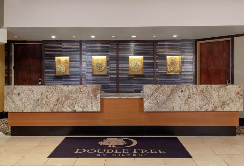 ホテル Doubletree By Hilton Kansas City Overland Park