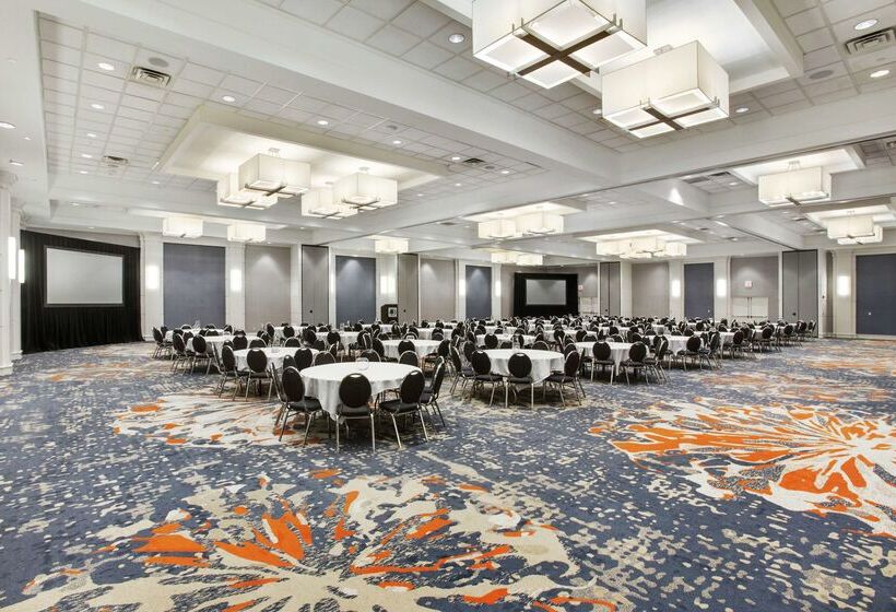 فندق Doubletree By Hilton Little Rock