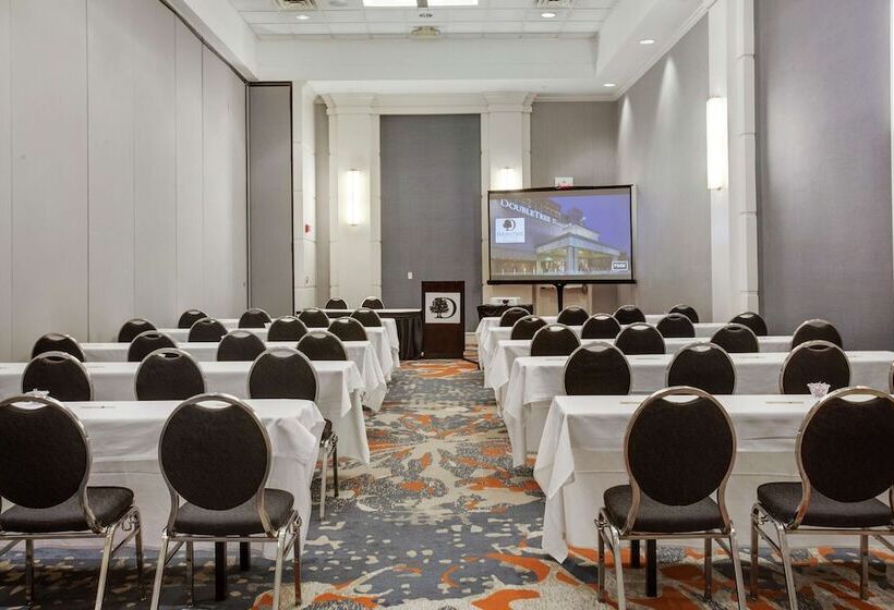 فندق Doubletree By Hilton Little Rock