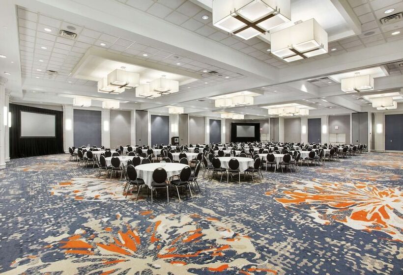 فندق Doubletree By Hilton Little Rock