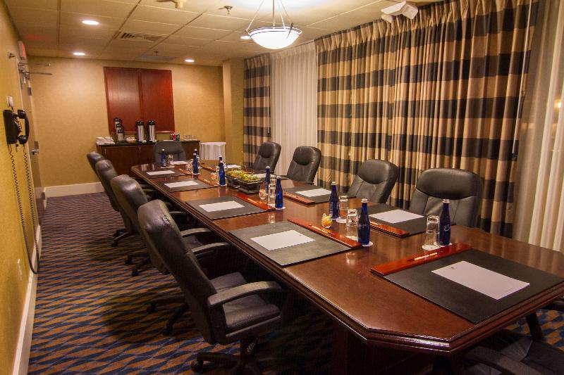 Отель Doubletree By Hilton  Norwalk