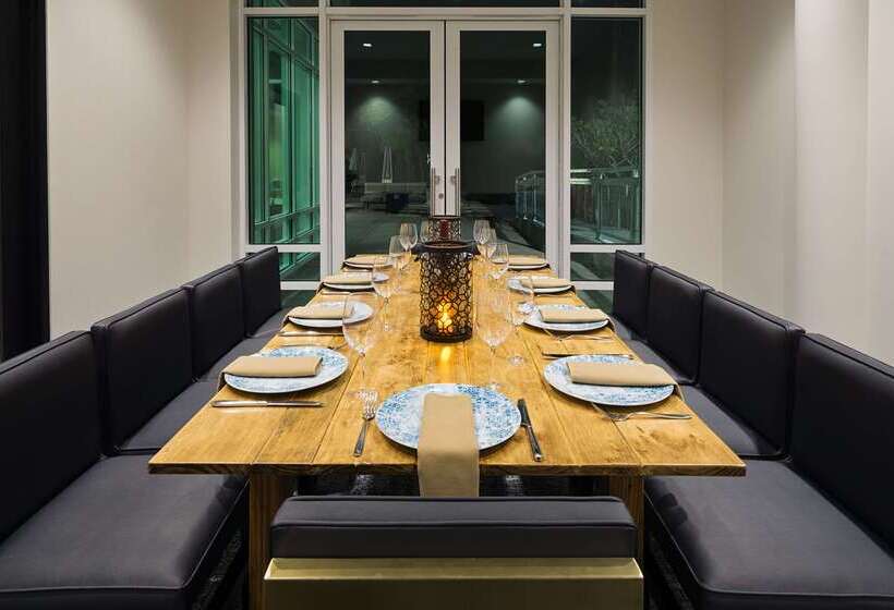 ホテル Doubletree By Hilton San Diego Del Mar