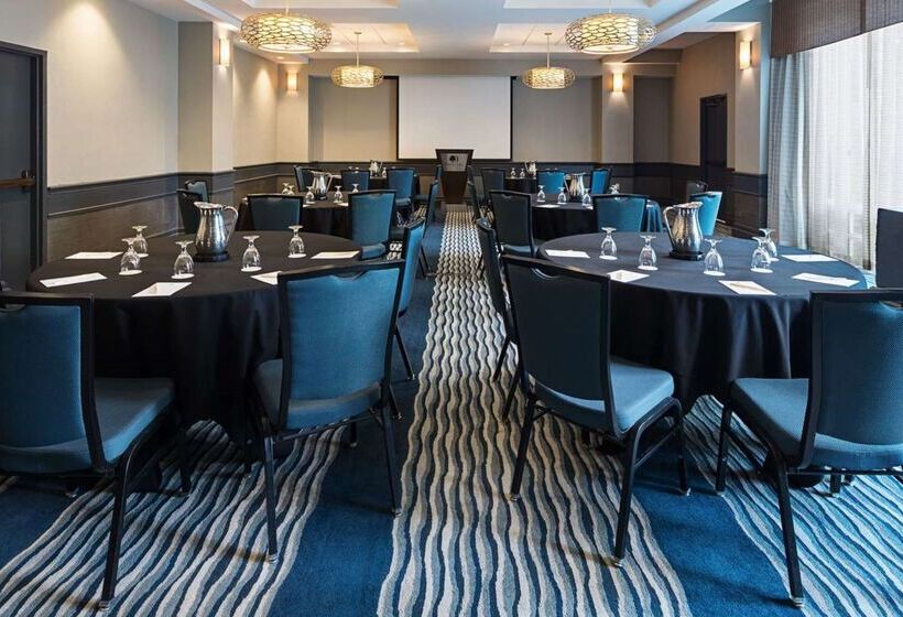 ホテル Doubletree By Hilton San Diego Del Mar