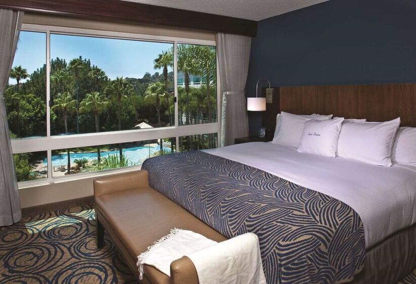 ホテル Doubletree By Hilton San Diego Del Mar