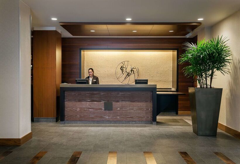 هتل Doubletree By Hilton  San Francisco Airport