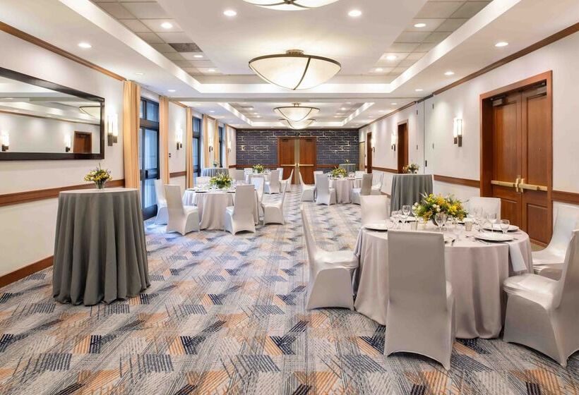 هتل Doubletree By Hilton  San Francisco Airport