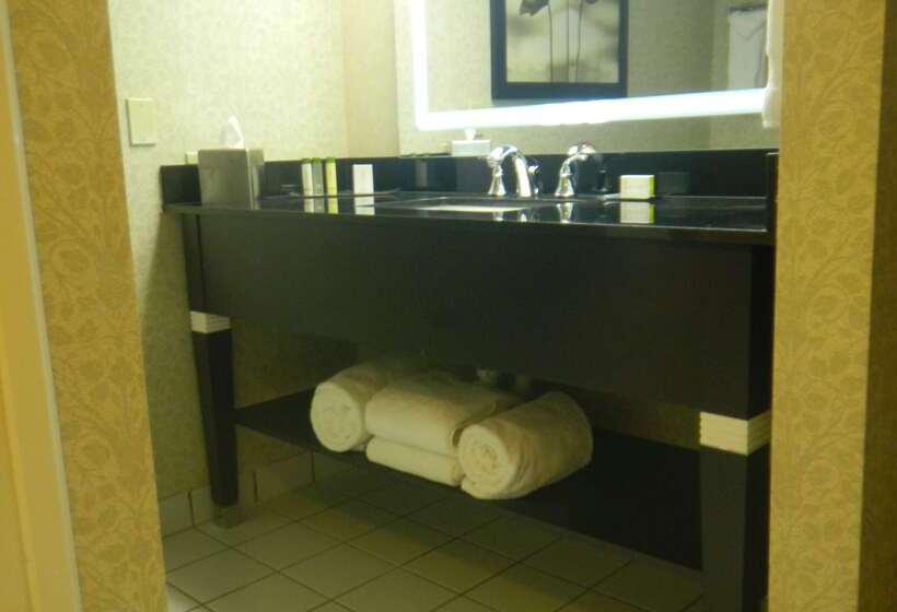 فندق Doubletree By Hilton Springdale