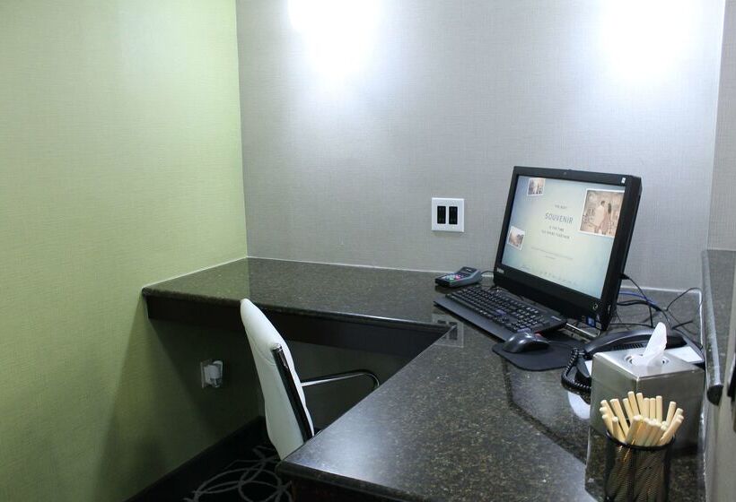 فندق Doubletree By Hilton Springdale