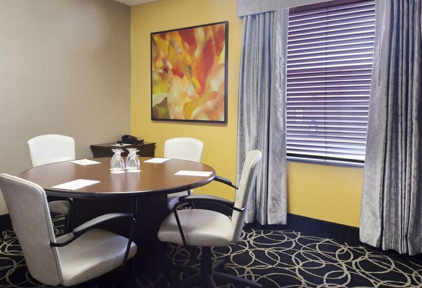 فندق Doubletree By Hilton Springdale