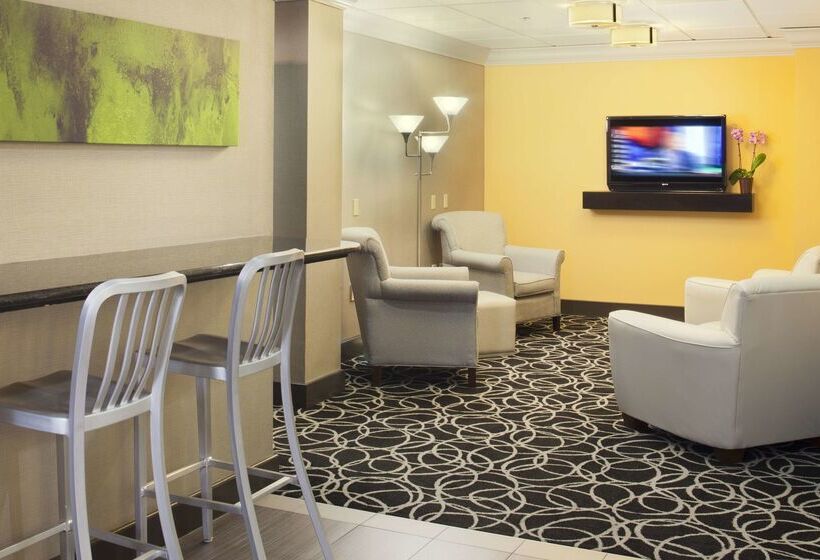 فندق Doubletree By Hilton Springdale