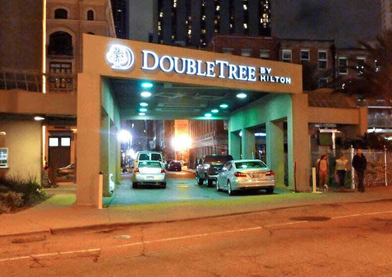هتل Doubletree By Hilton New Orleans
