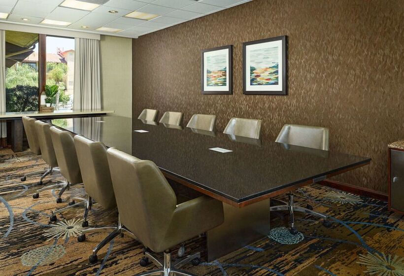 ホテル Doubletree By Hilton Ontario Airport