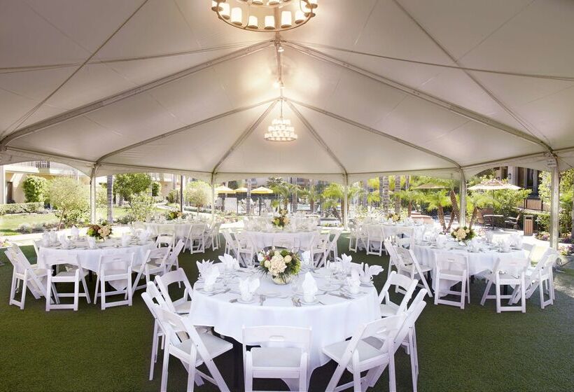 ホテル Doubletree By Hilton Ontario Airport