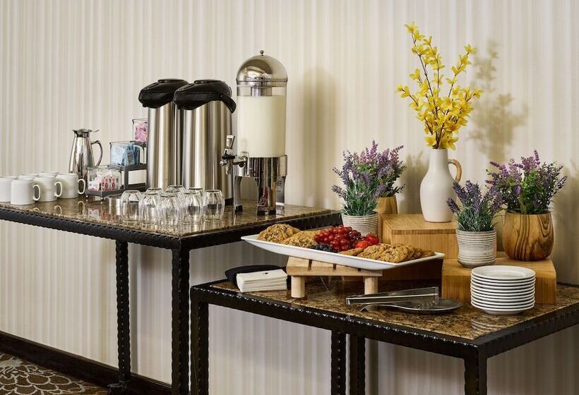 ホテル Doubletree By Hilton Ontario Airport