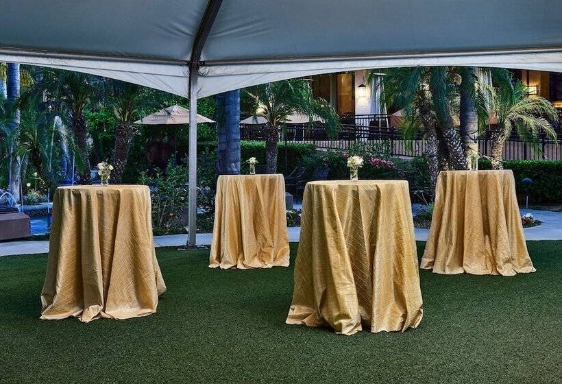 ホテル Doubletree By Hilton Ontario Airport