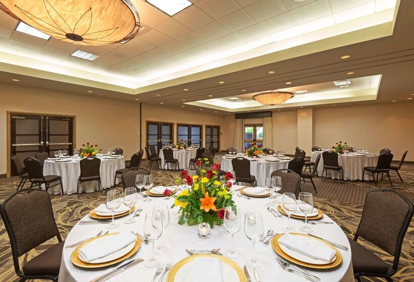 Отель Doubletree Suites By Hilton Austin Downtown Capitol