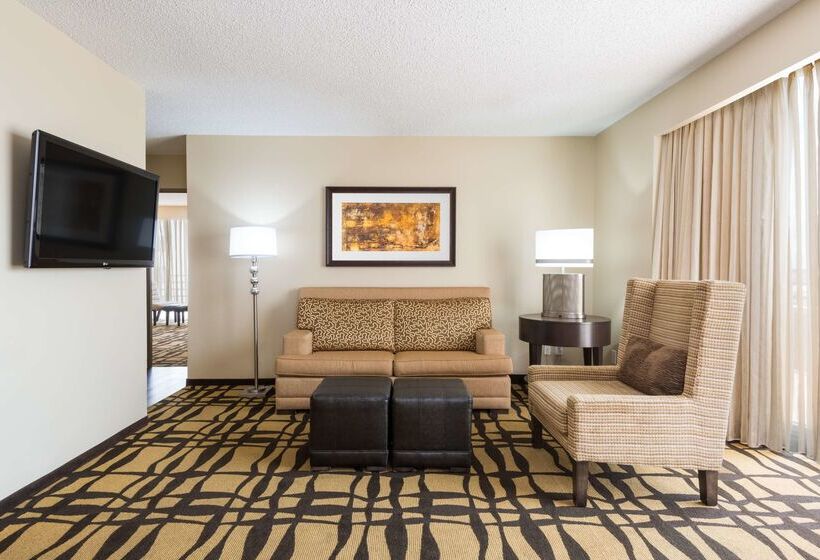 Отель Doubletree Suites By Hilton Austin Downtown Capitol