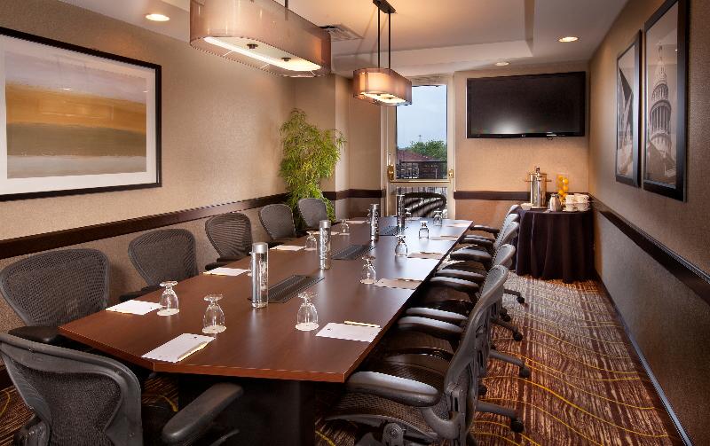 هتل Doubletree Suites By Hilton Austin Downtown Capitol