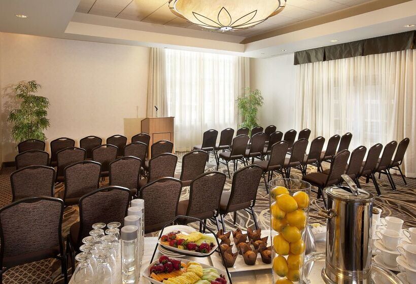 Отель Doubletree Suites By Hilton Austin Downtown Capitol