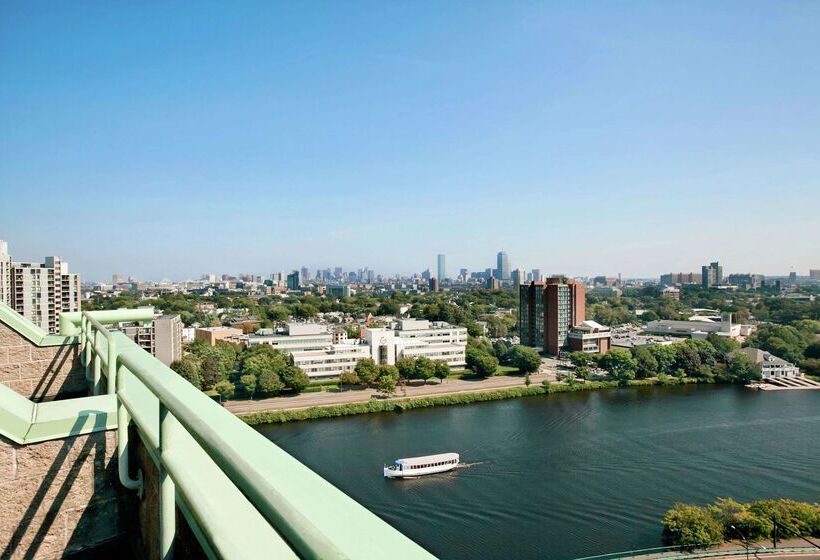 Doubletree Suites By Hilton Hotel Boston   Cambridge