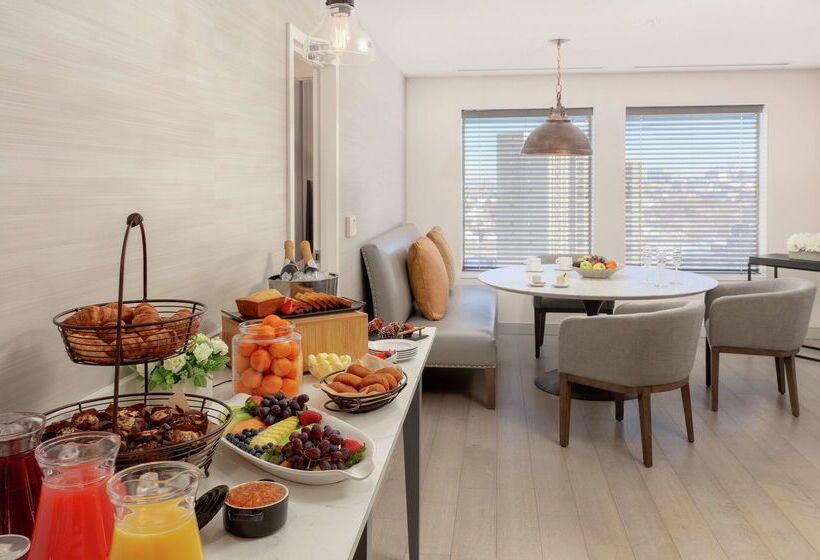 Doubletree Suites By Hilton Hotel Boston   Cambridge