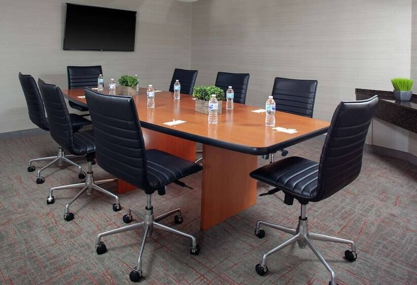 فندق Doubletree Suites By Hilton Dayton   Miamisburg