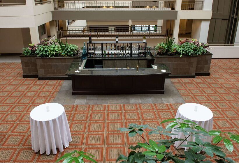 Doubletree Suites By Hilton Hotel Philadelphia West