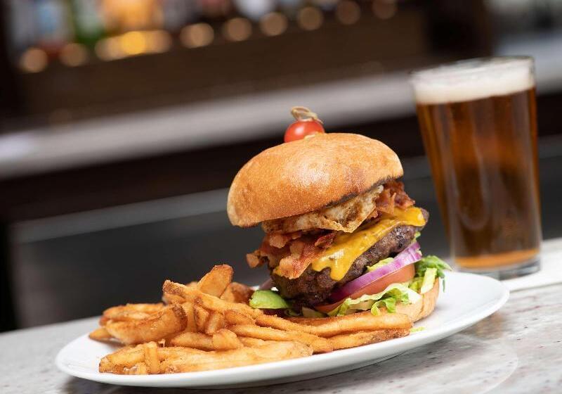 Doubletree Suites By Hilton Hotel Philadelphia West