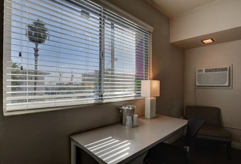 فندق Downtowner Boutique