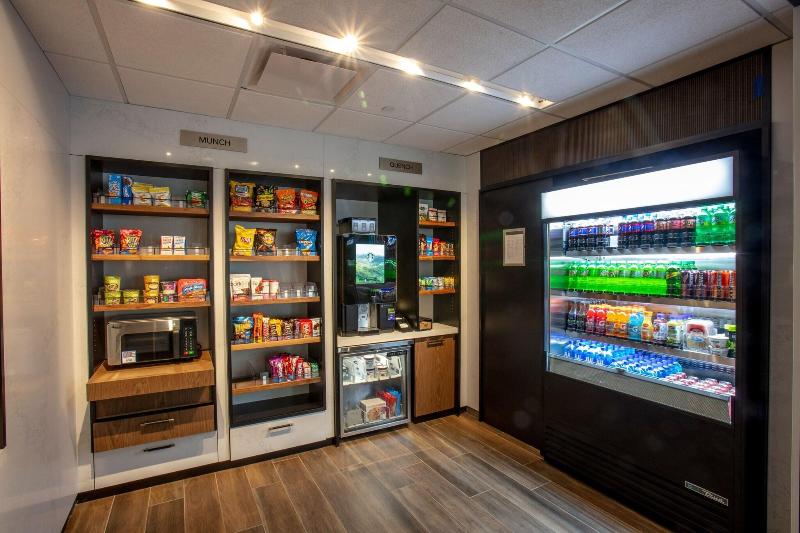 酒店 East Avenue Inn Downtown