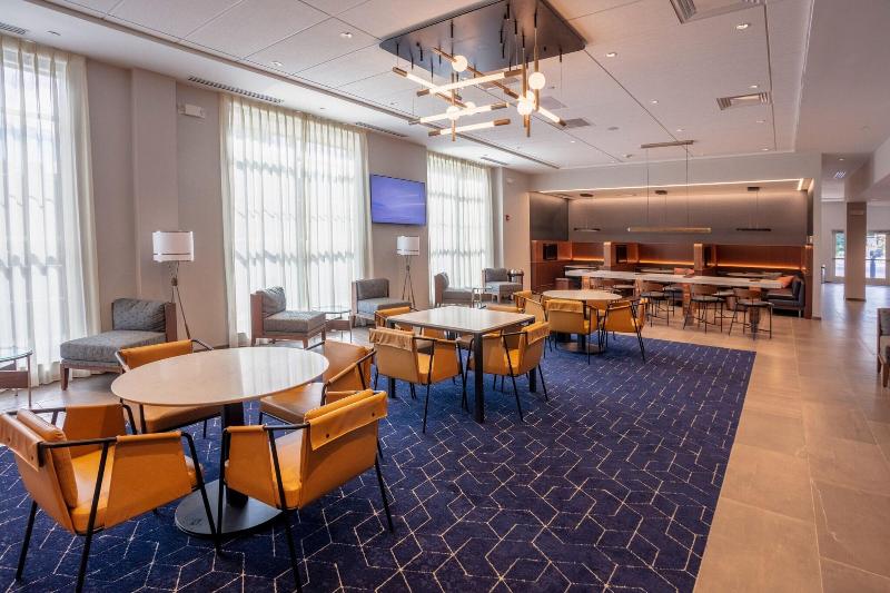 酒店 East Avenue Inn Downtown