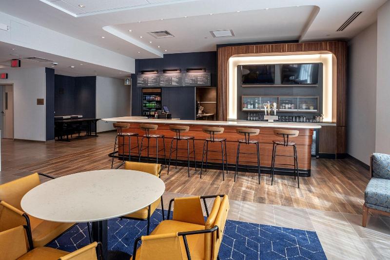 酒店 East Avenue Inn Downtown