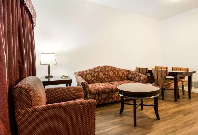 ホテル Econo Lodge Inn & Suites Lake Harmony   Pocono Mountains Area