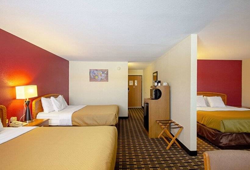 호텔 Econo Lodge Inn & Suites