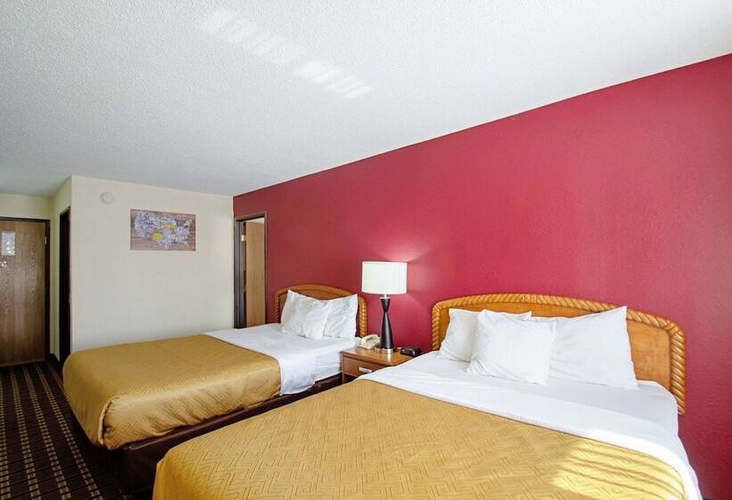 호텔 Econo Lodge Inn & Suites