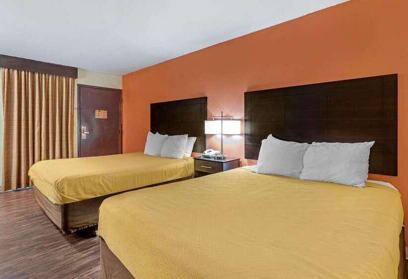 בית מלון כפרי Econo Lodge Urbandale  Northwest Des Moines